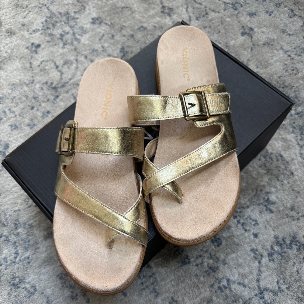Vionic Jeanne Gold leather sandals
